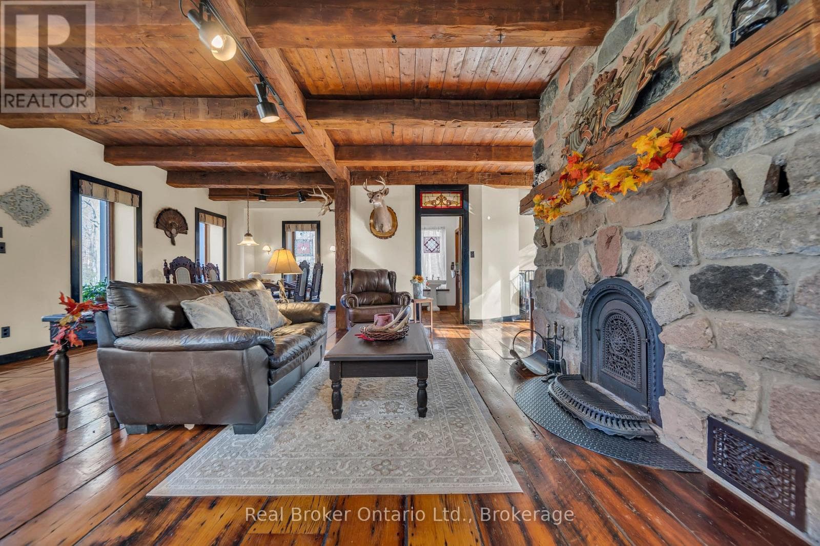 4766 HYNDMAN DRIVE — photo 5