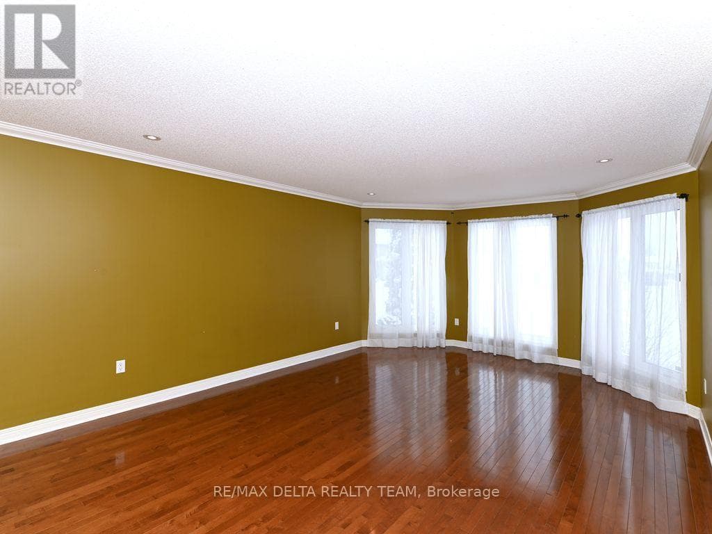 150 SANDRA CRESCENT, Ottawa — photo 3