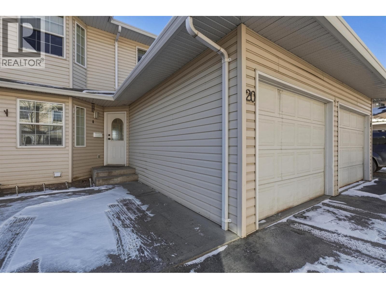 20 350 PEARKES DRIVE — photo 2