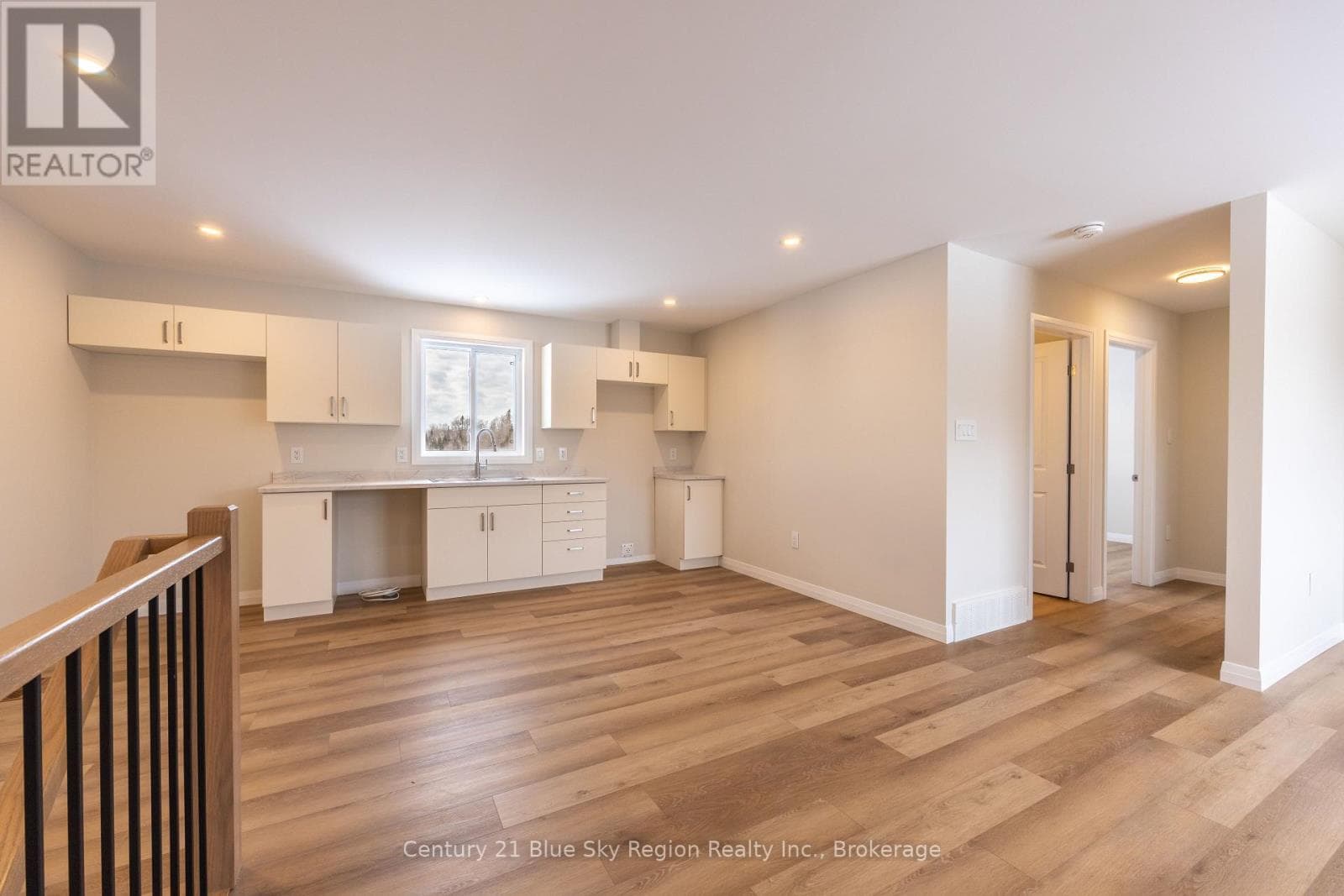 201 TALON CRESCENT, North Bay — photo 2