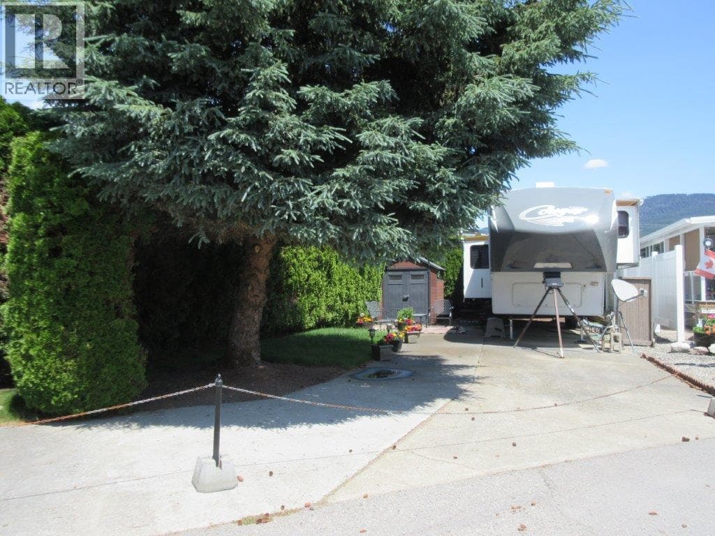 144 415 COMMONWEALTH ROAD in Highway 97