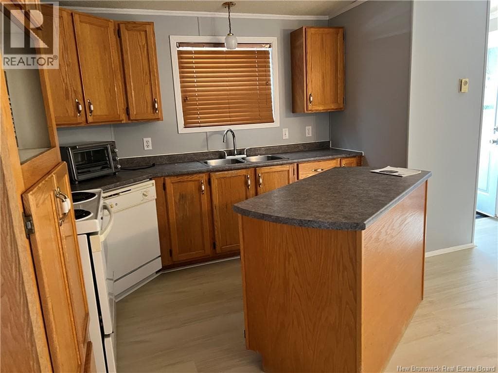 18 ANEMONE STREET — photo 4