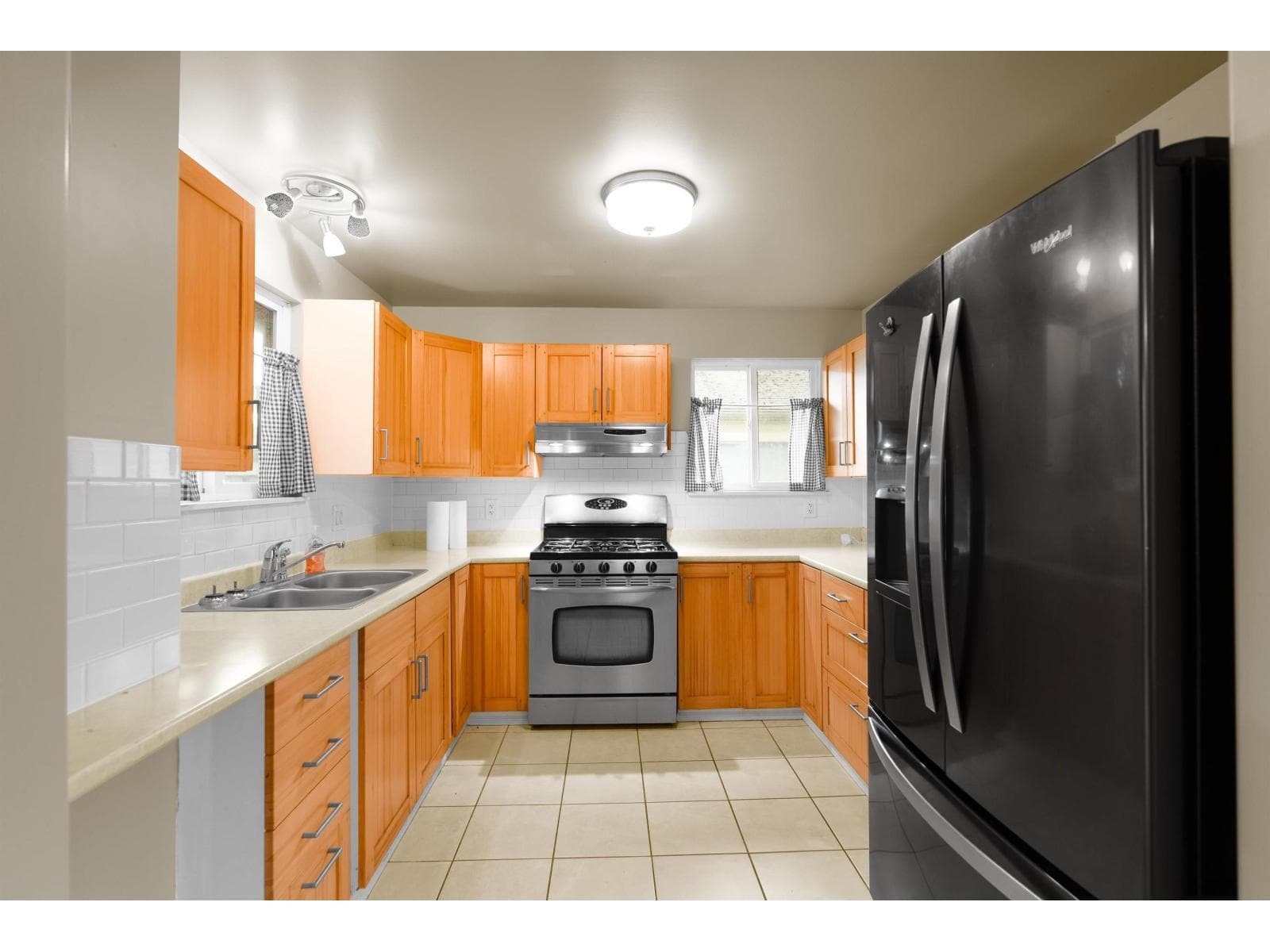46461 PORTAGE AVENUE, Chilliwack Proper East, Chilliwack — photo 3