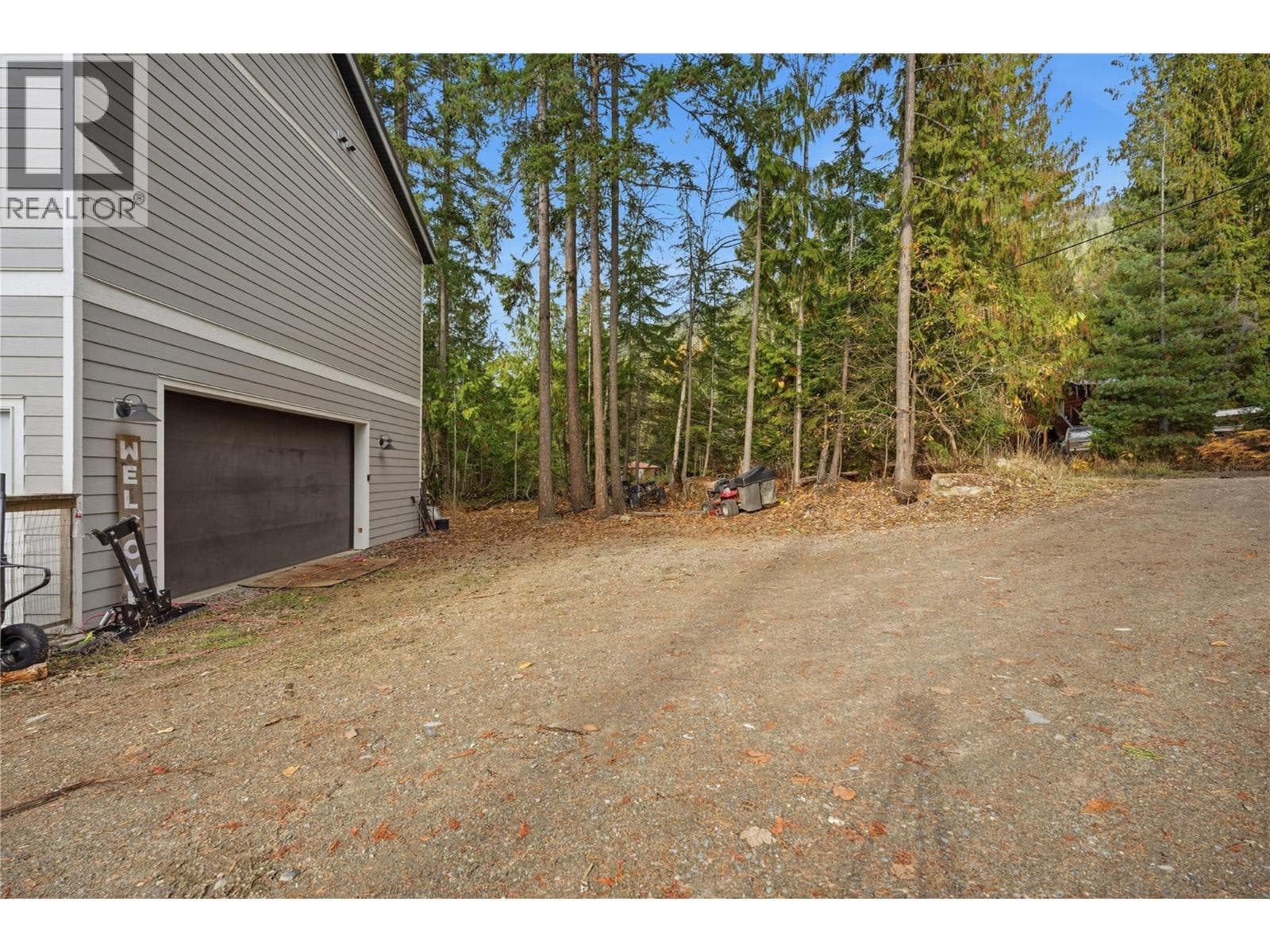 7636 MOUNTAIN DRIVE, Interior REALTORS® — photo 2