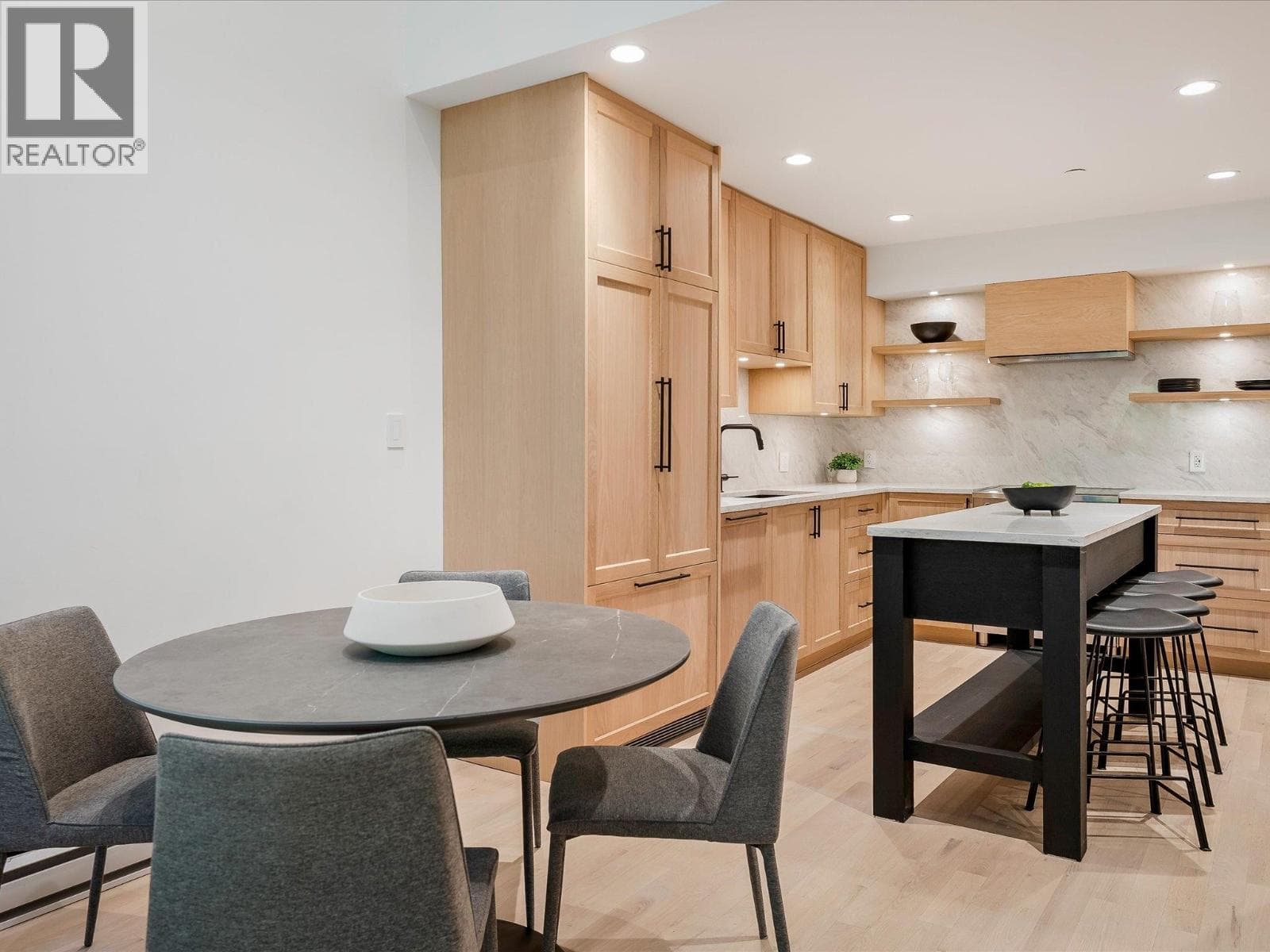 310 4821 SPEARHEAD DRIVE, Greater Vancouver — photo 4