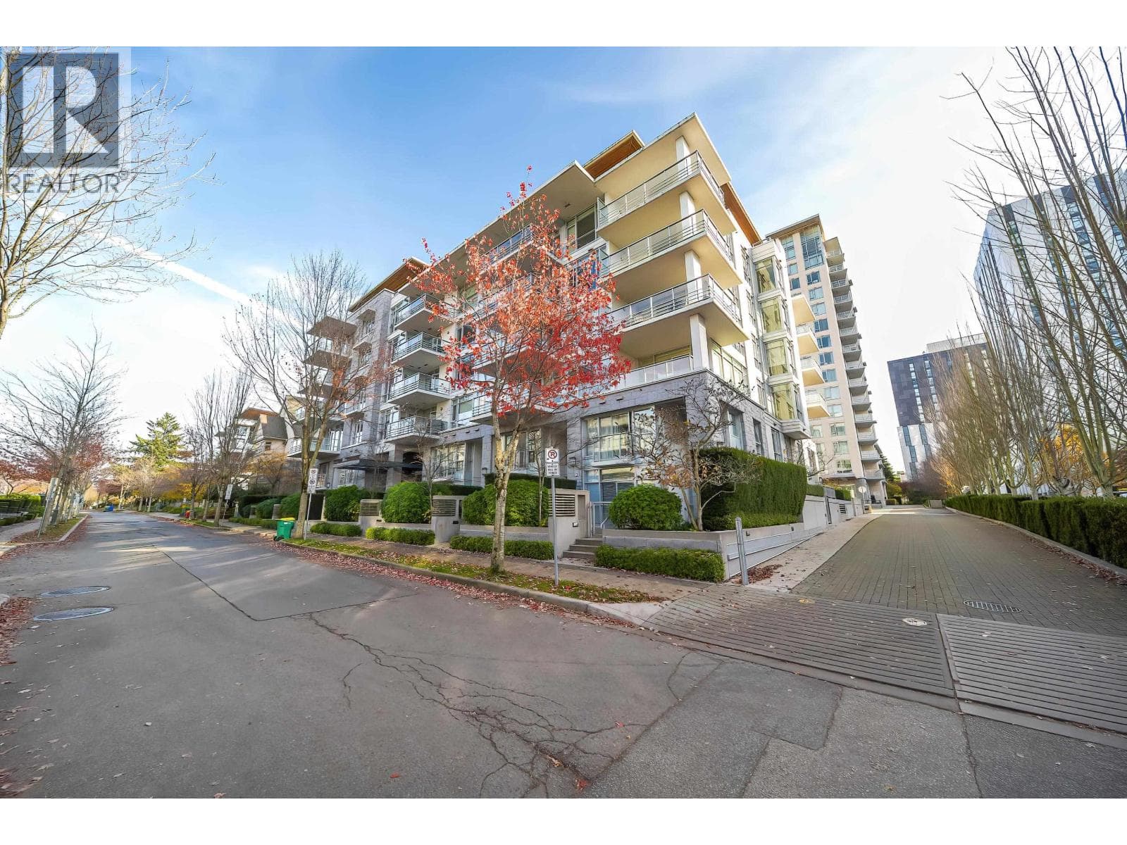 404 6080 IONA DRIVE — photo 2