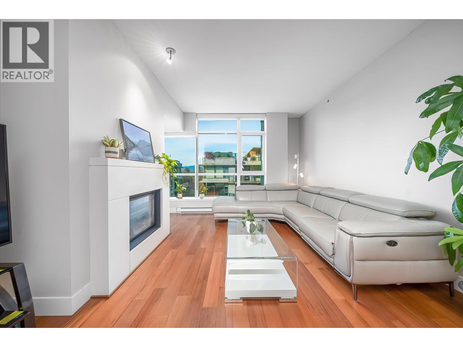 404 6080 IONA DRIVE — photo 4