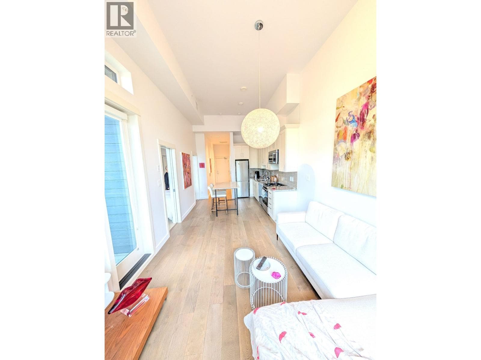 616 5011 SPRINGS BOULEVARD, Greater Vancouver — photo 2