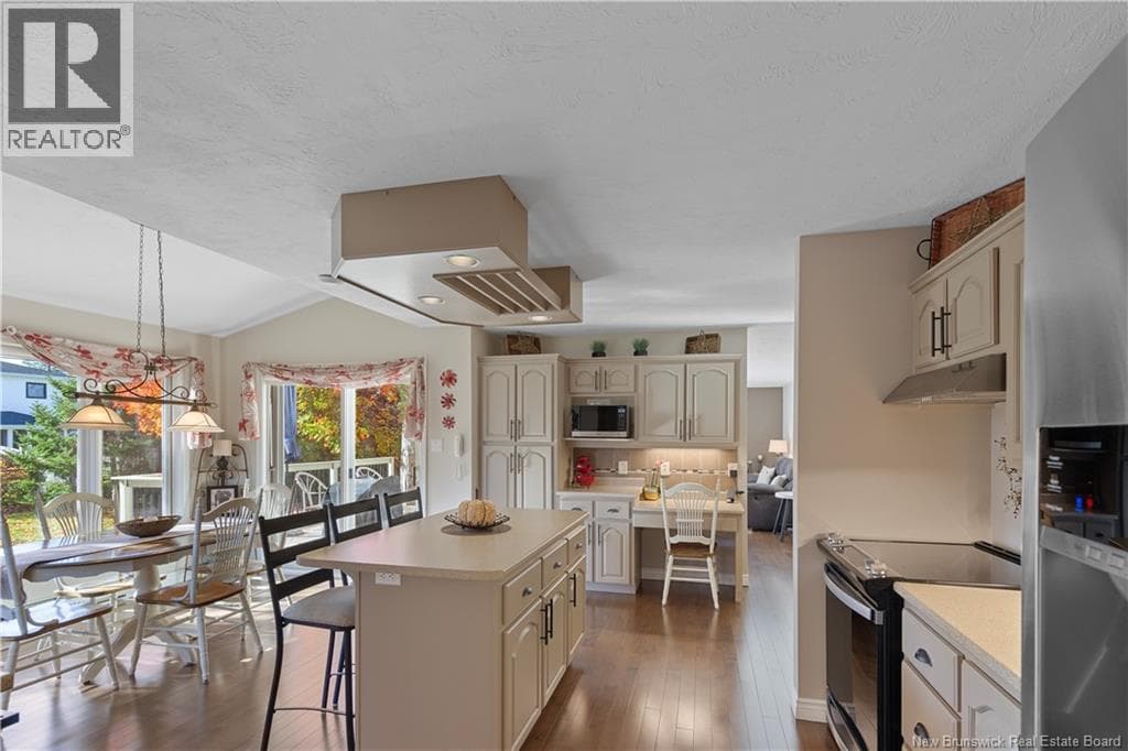 6 SPRUCE GARDEN COURT — photo 3