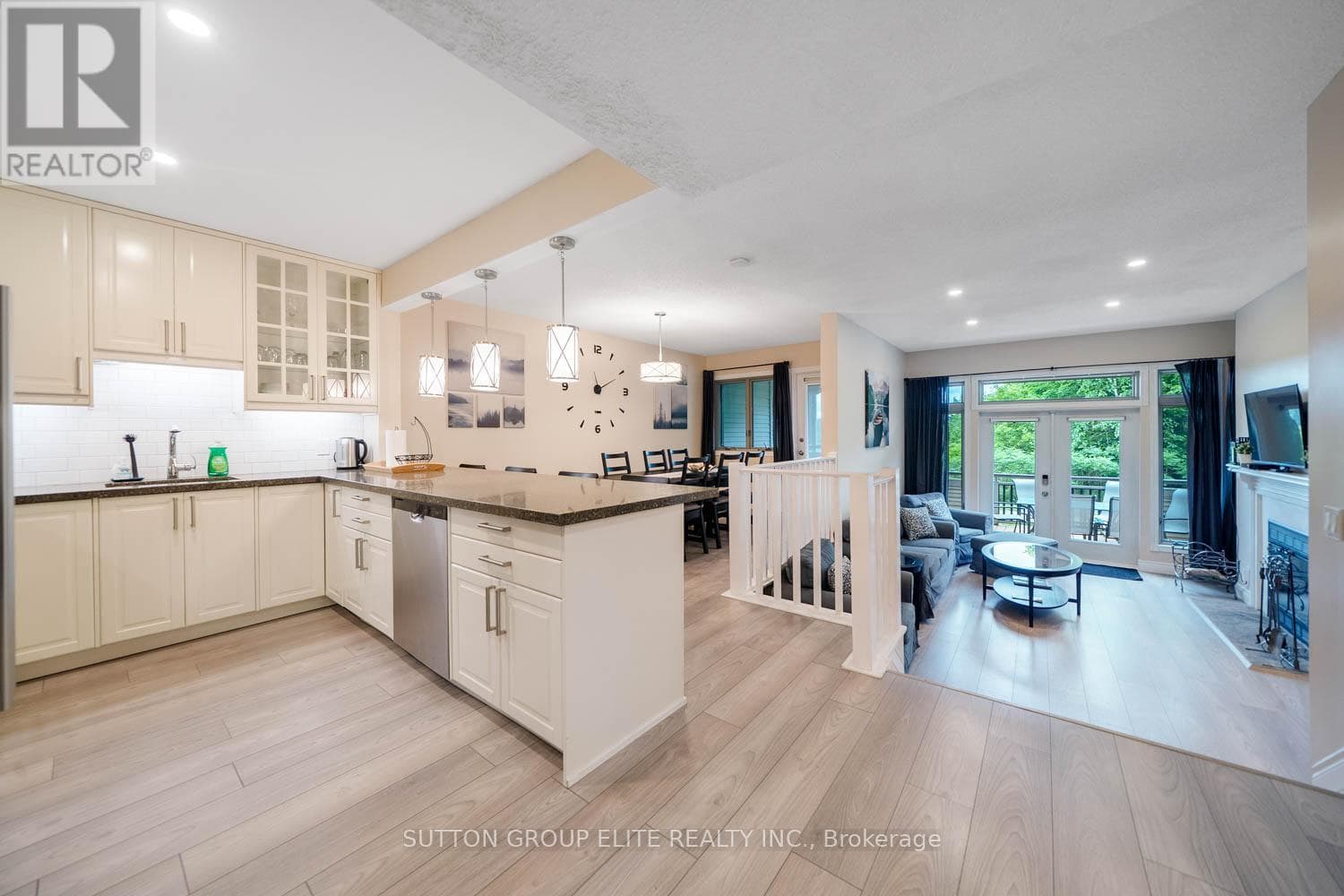 16 - 1611 GRANDVIEW HILLTOP DRIVE, Toronto — photo 4