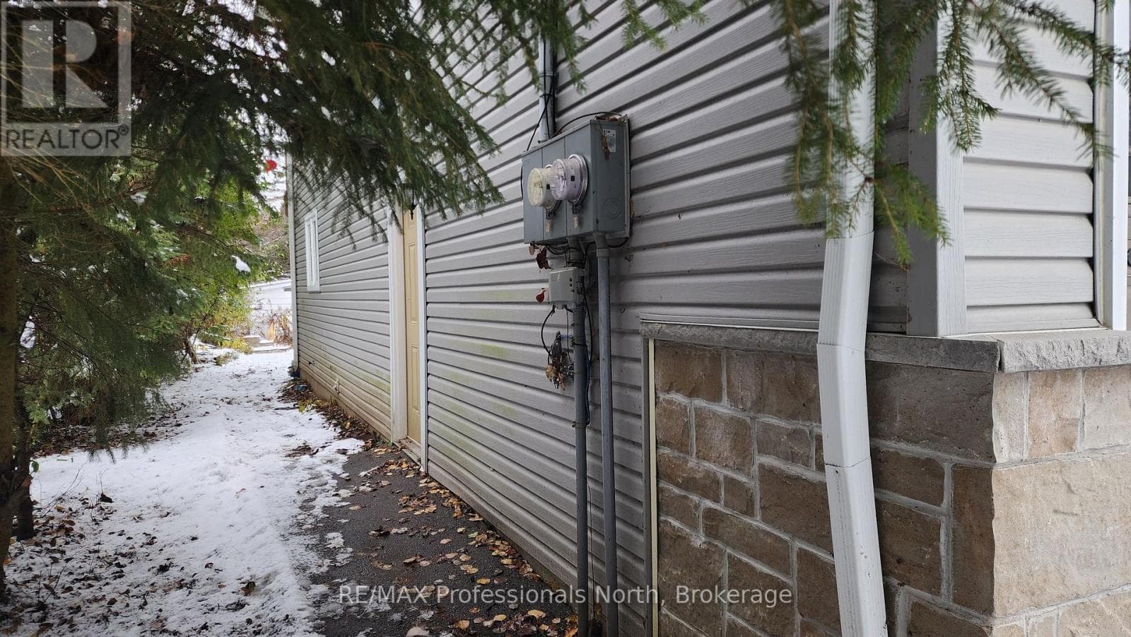 5 GREAVES AVENUE, OnePoint — photo 3