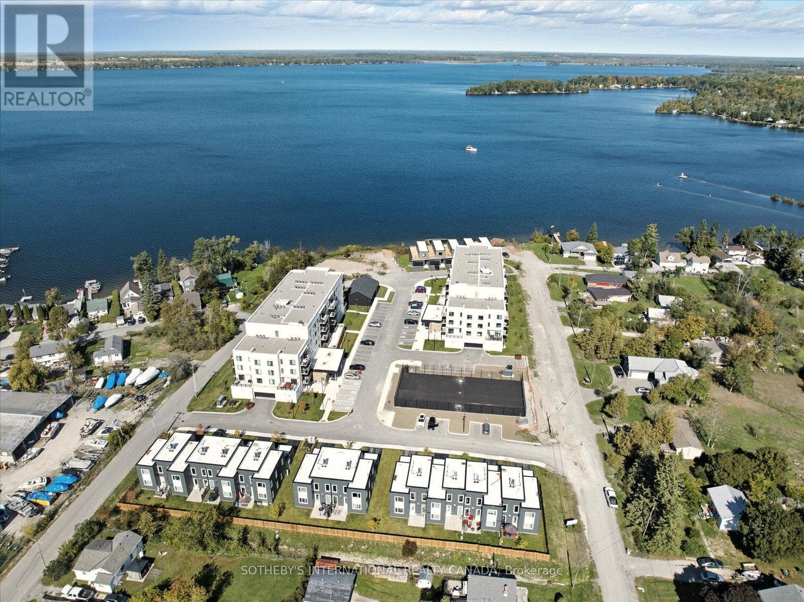 PENTHOUSE 1 - 19A WEST STREET N in Fenelon