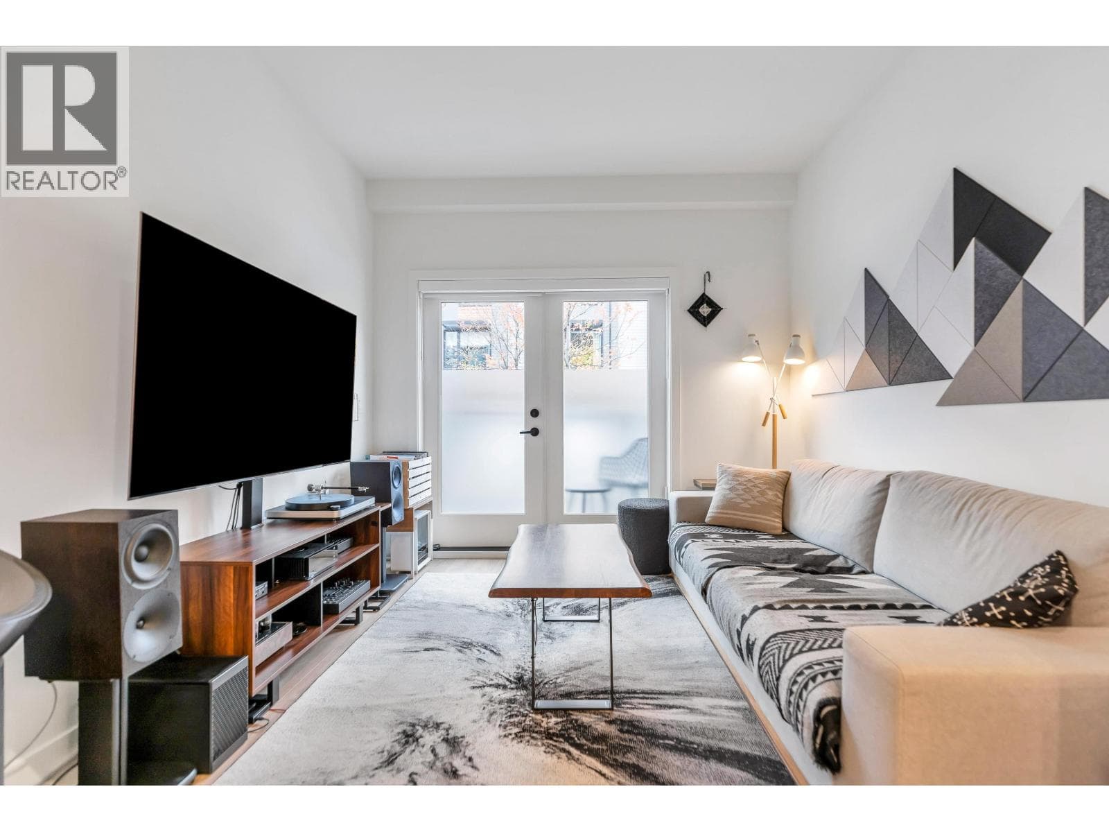 #146 545 E 2ND STREET, Greater Vancouver — photo 5