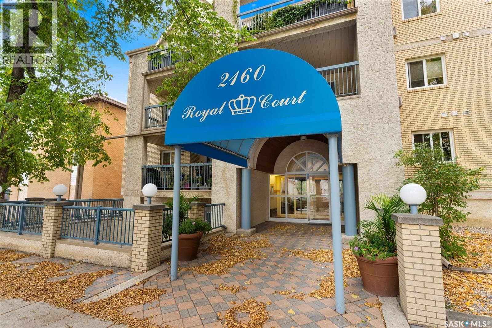 303 2160 CORNWALL STREET in Old 33