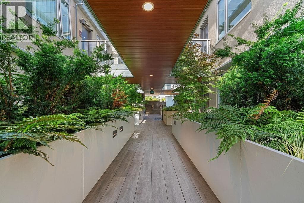 301 1331 MARINE DRIVE, Greater Vancouver — photo 2