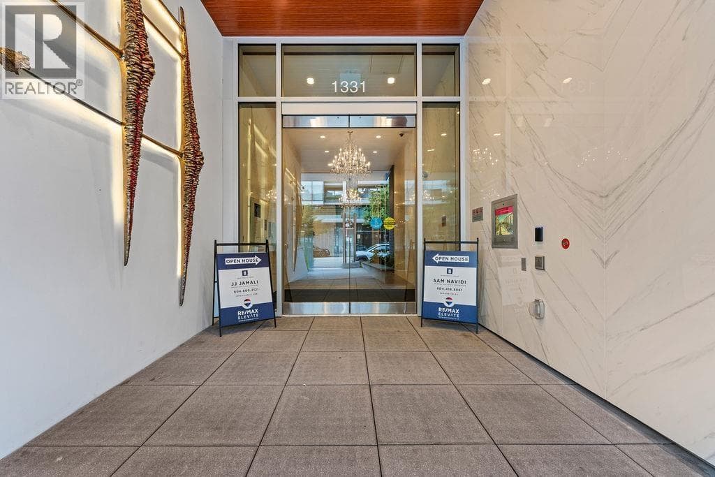 301 1331 MARINE DRIVE, Greater Vancouver — photo 3