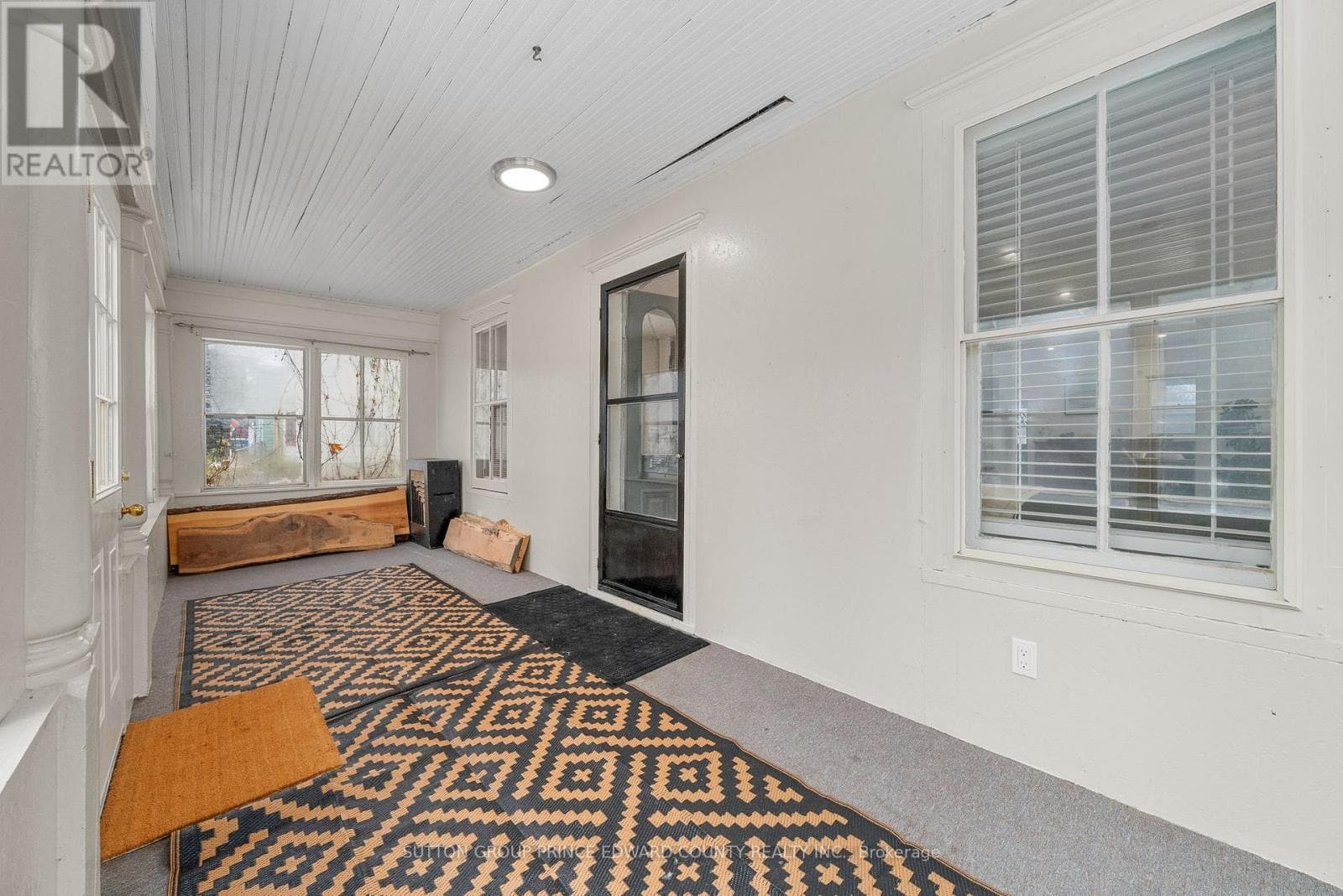 2 QUEEN STREET, Central Lakes — photo 4