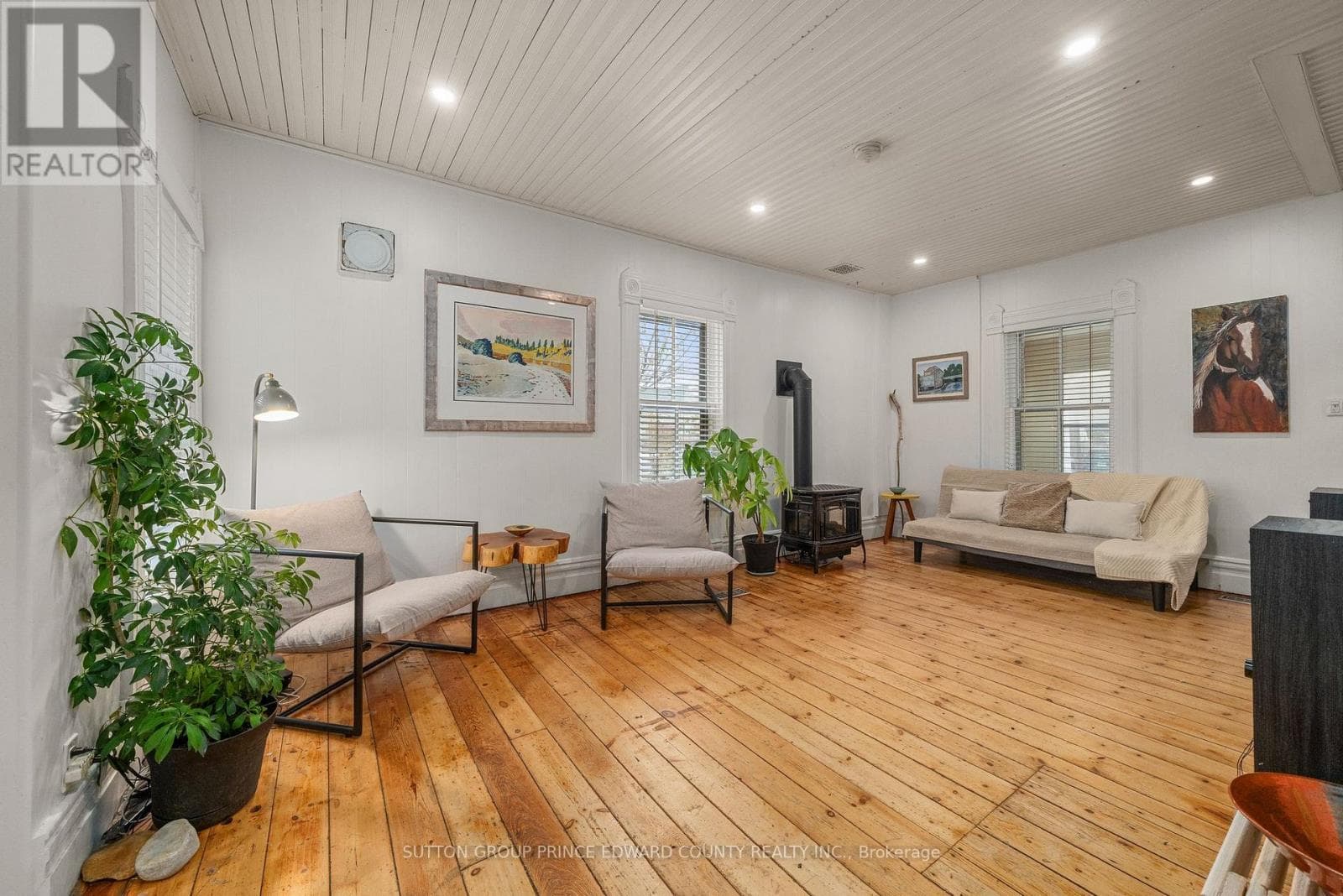2 QUEEN STREET, Central Lakes — photo 2