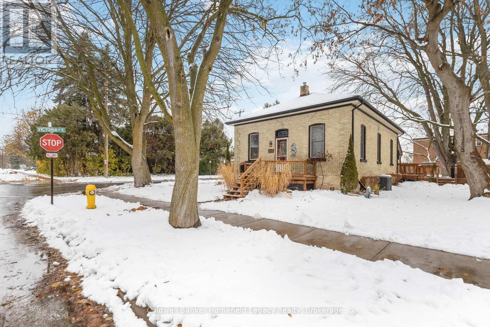 212 ANDREW STREET — photo 3