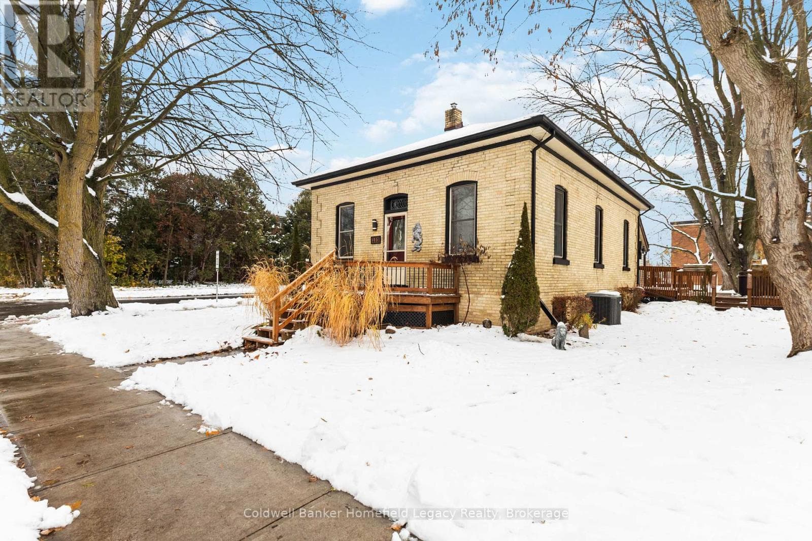 212 ANDREW STREET — photo 4