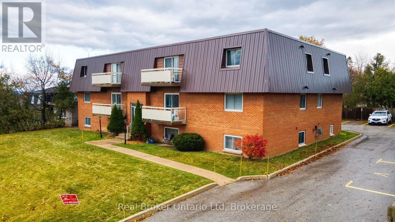 202 - 925 10TH AVENUE E, OnePoint — photo 3