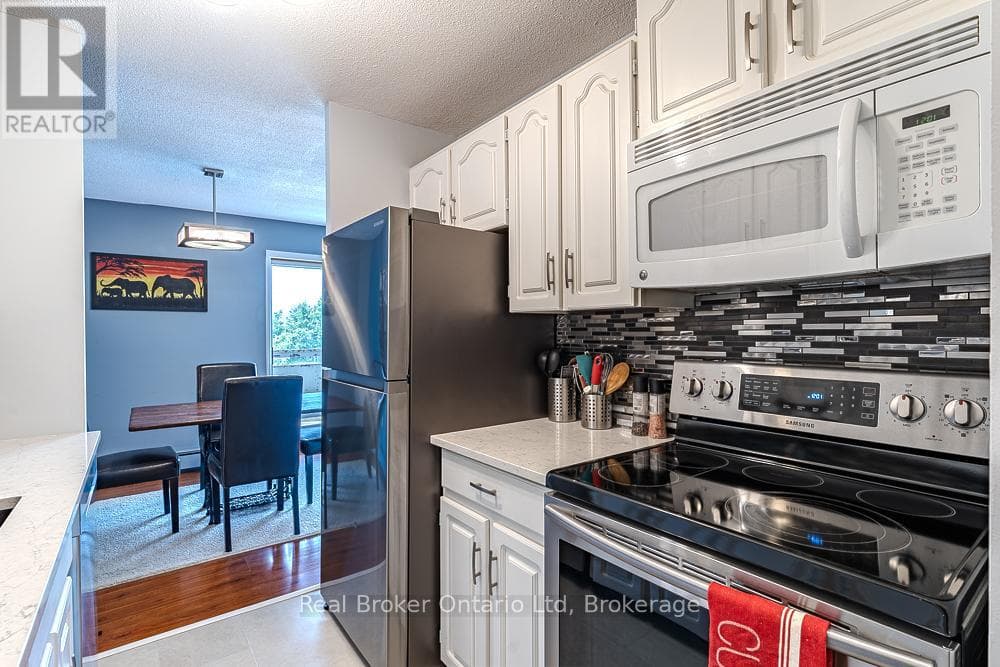 202 - 925 10TH AVENUE E, OnePoint — photo 2