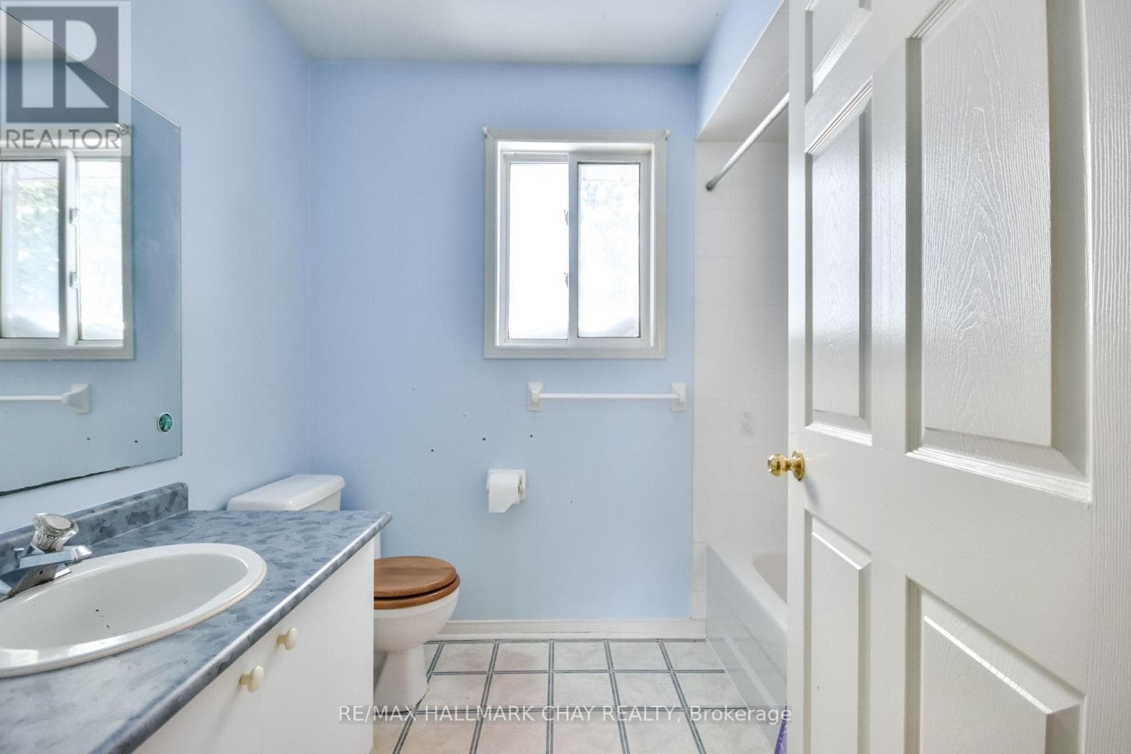 37 LOON AVENUE, Toronto — photo 2