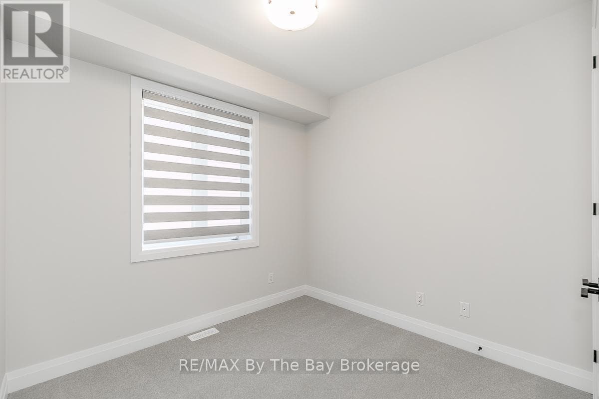 5 ROSANNE CIRCLE, OnePoint — photo 4
