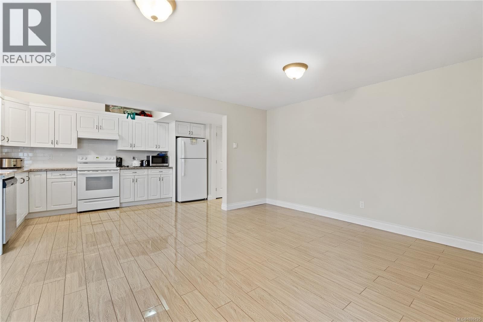 5013 LAGUNA WAY in 