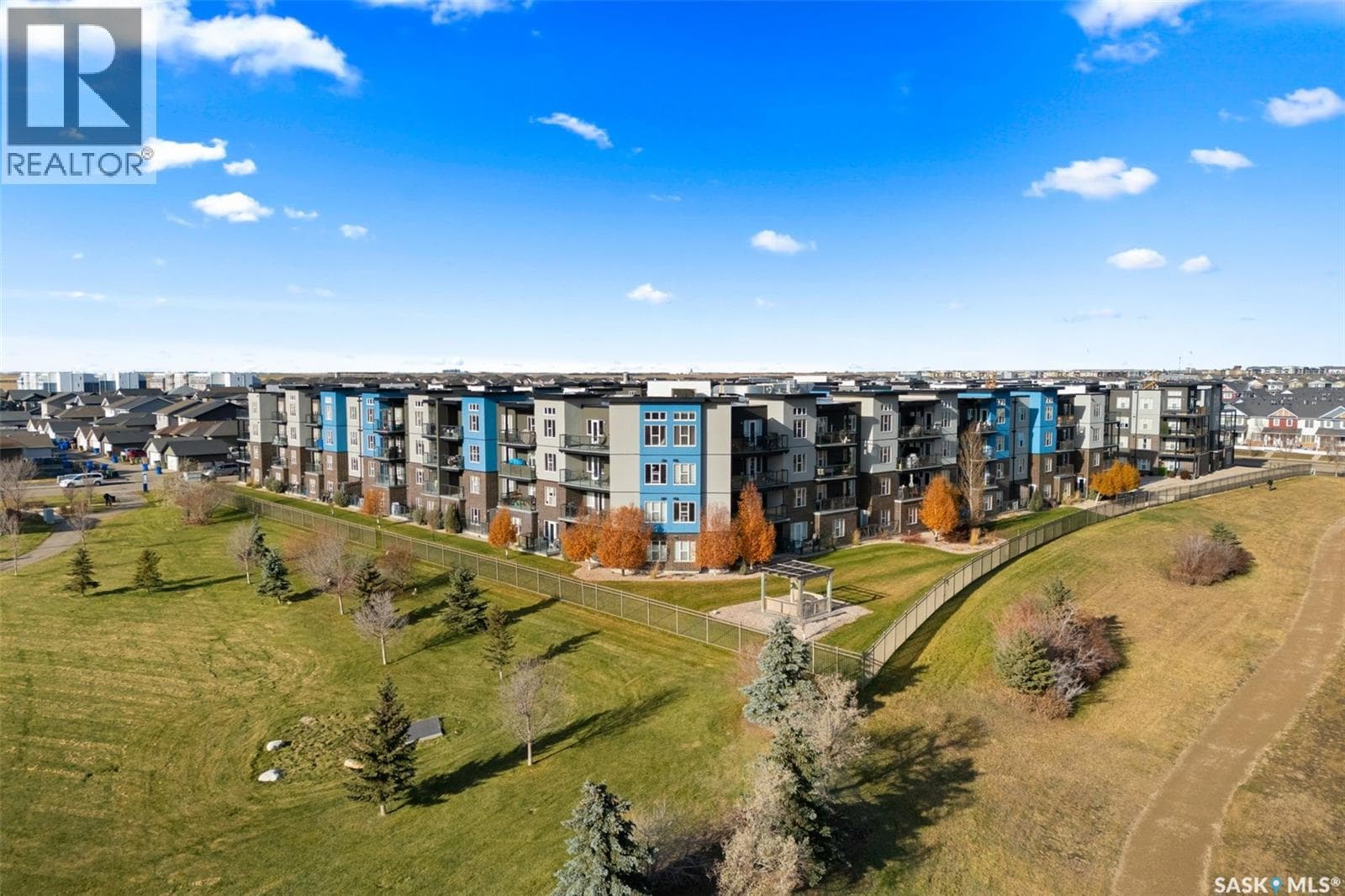 103 5303 Universal CRESCENT in Harbour Landing