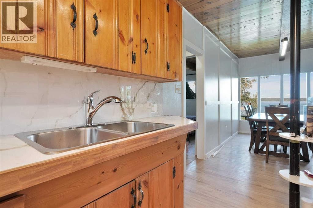 57 GRAND AVENUE, Red Deer (Central Alberta) — photo 2
