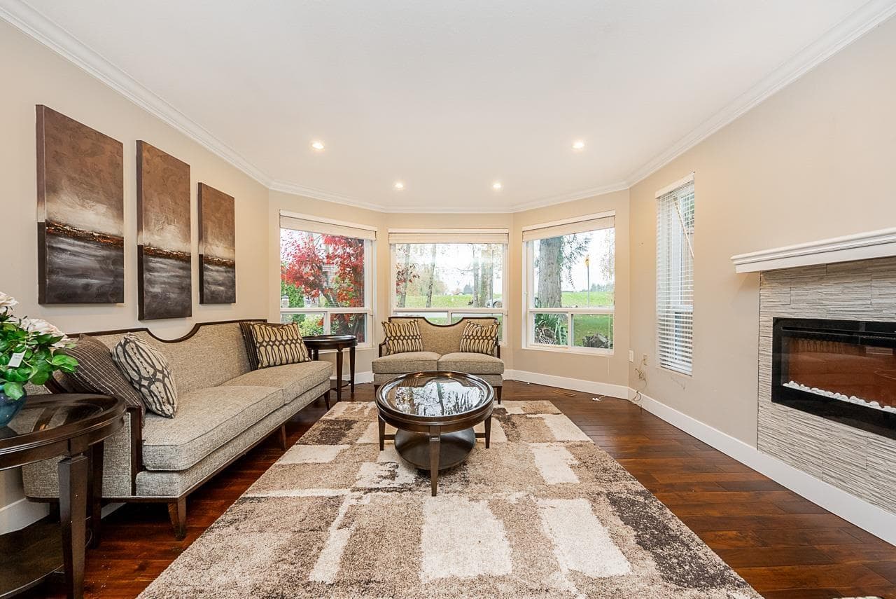 10816 80 AVENUE, Fraser Valley — photo 2