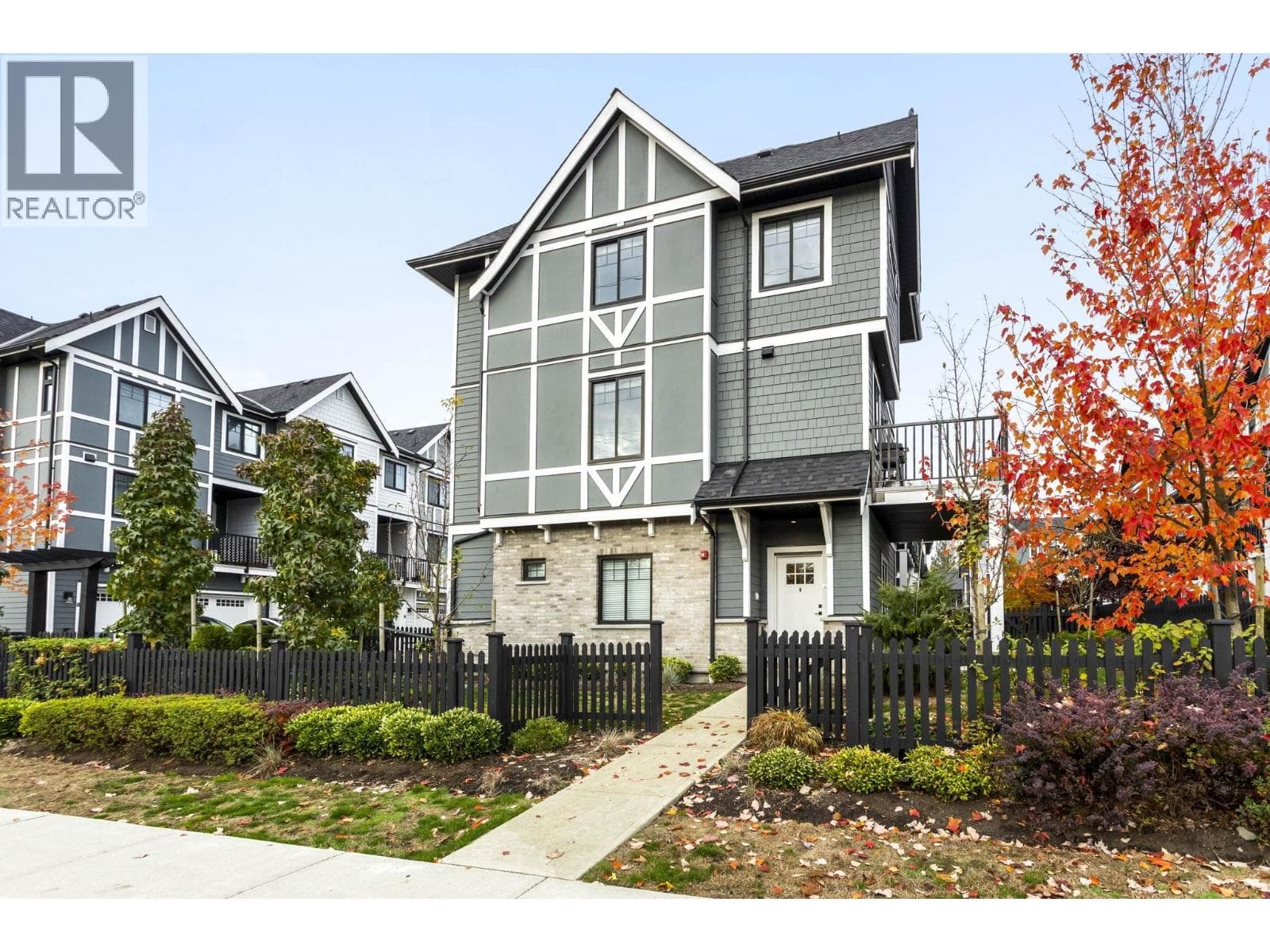 36 12018 237 STREET in East Haney