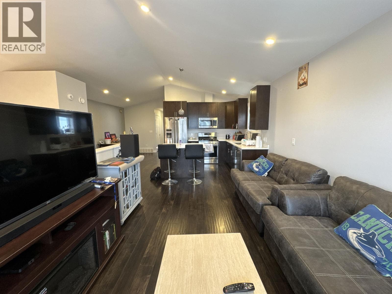 8707 76 STREET — photo 2