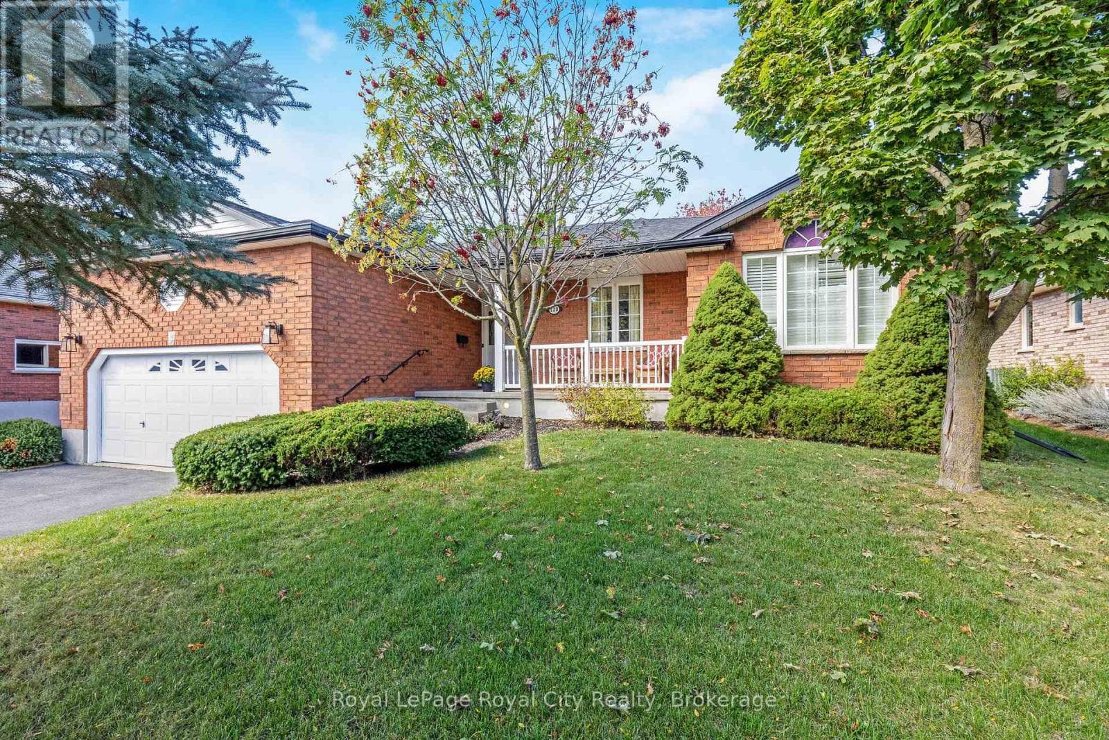 120 BERNARDI CRESCENT — photo 3
