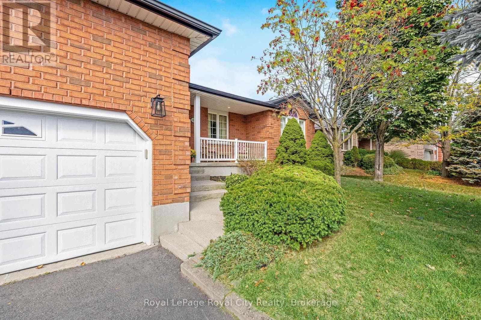 120 BERNARDI CRESCENT — photo 5