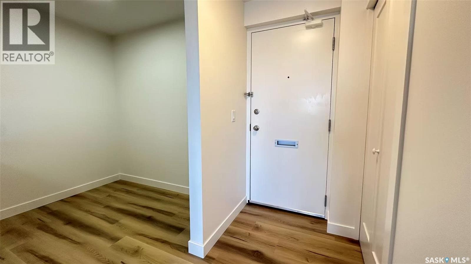 207 4555 RAE STREET in Albert Park