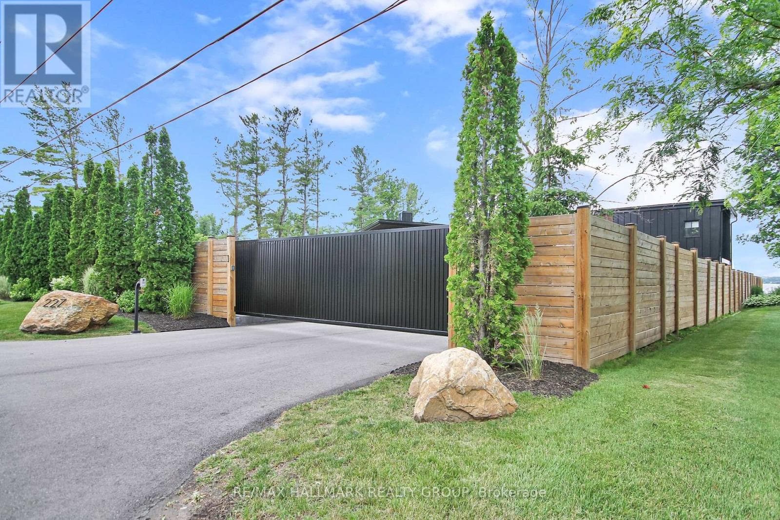 227 GRANDVIEW ROAD, Ottawa — photo 2