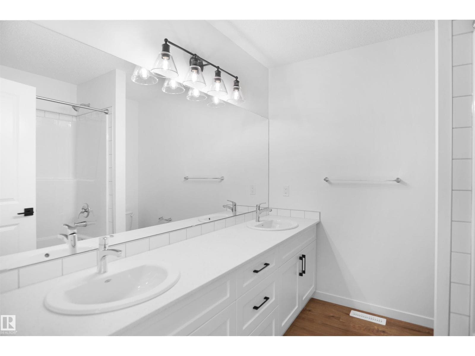 #54 19904 31 AV NW in THE UPLANDS