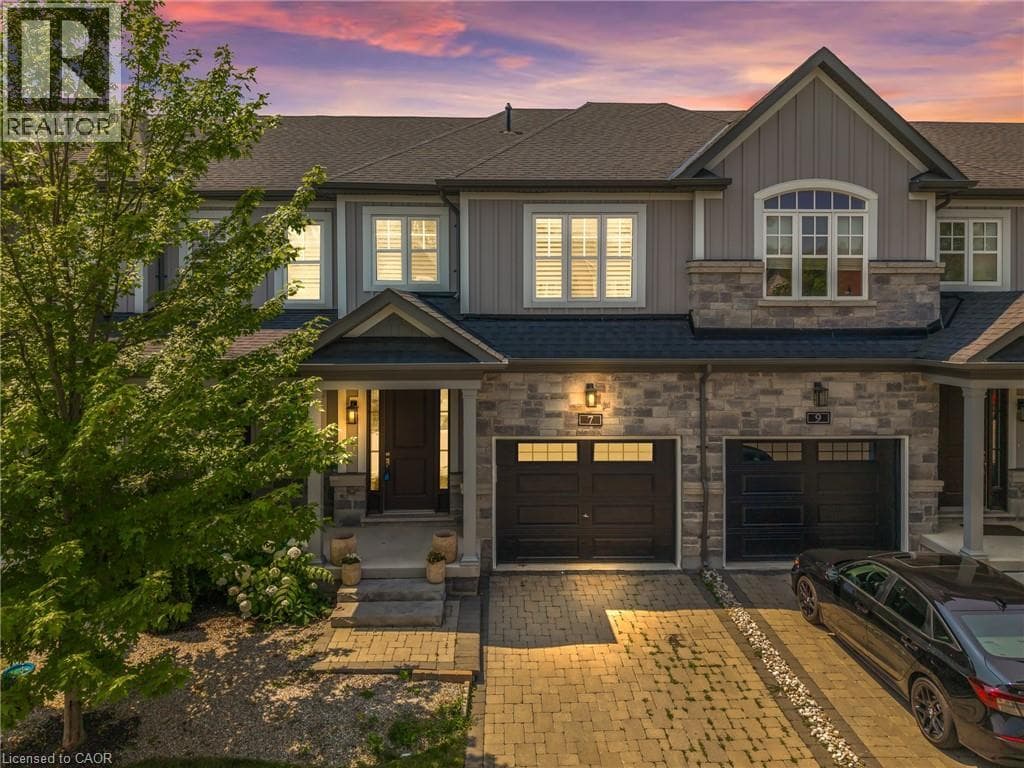 7 WINDSOR CIRCLE, Cornerstone — photo 2