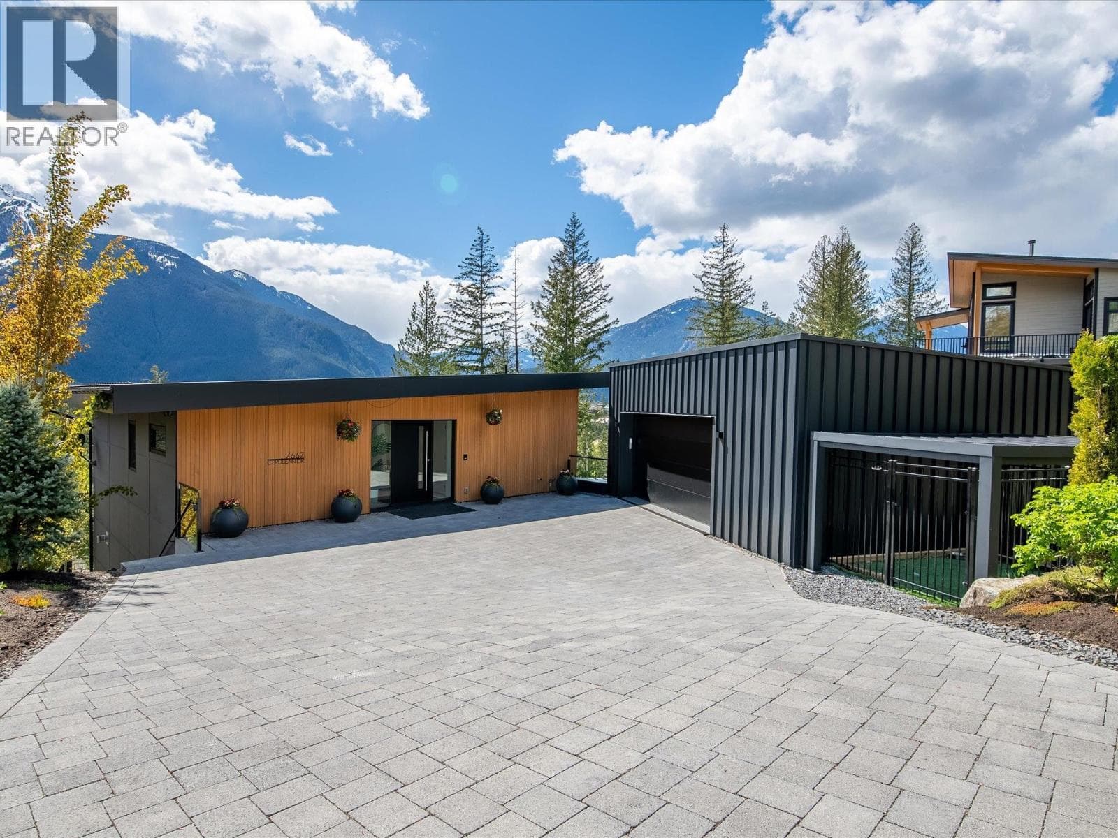 7667 CERULEAN DRIVE, Greater Vancouver — photo 2