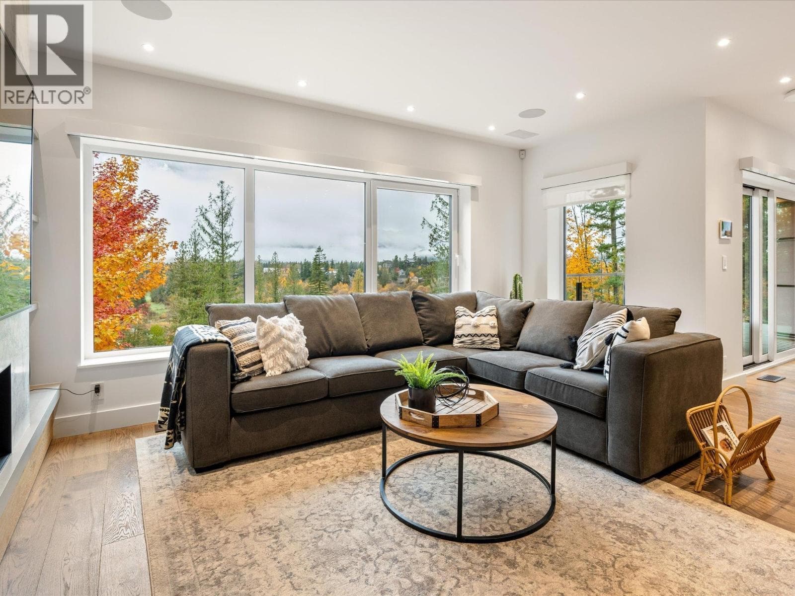 7667 CERULEAN DRIVE, Greater Vancouver — photo 4