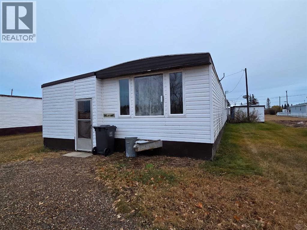 5107, 5113, 5117 51 Avenue in 