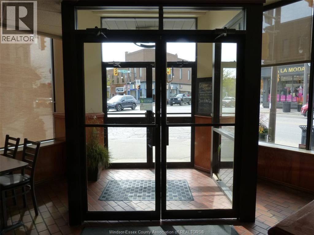 1 TALBOT ROAD WEST — photo 4