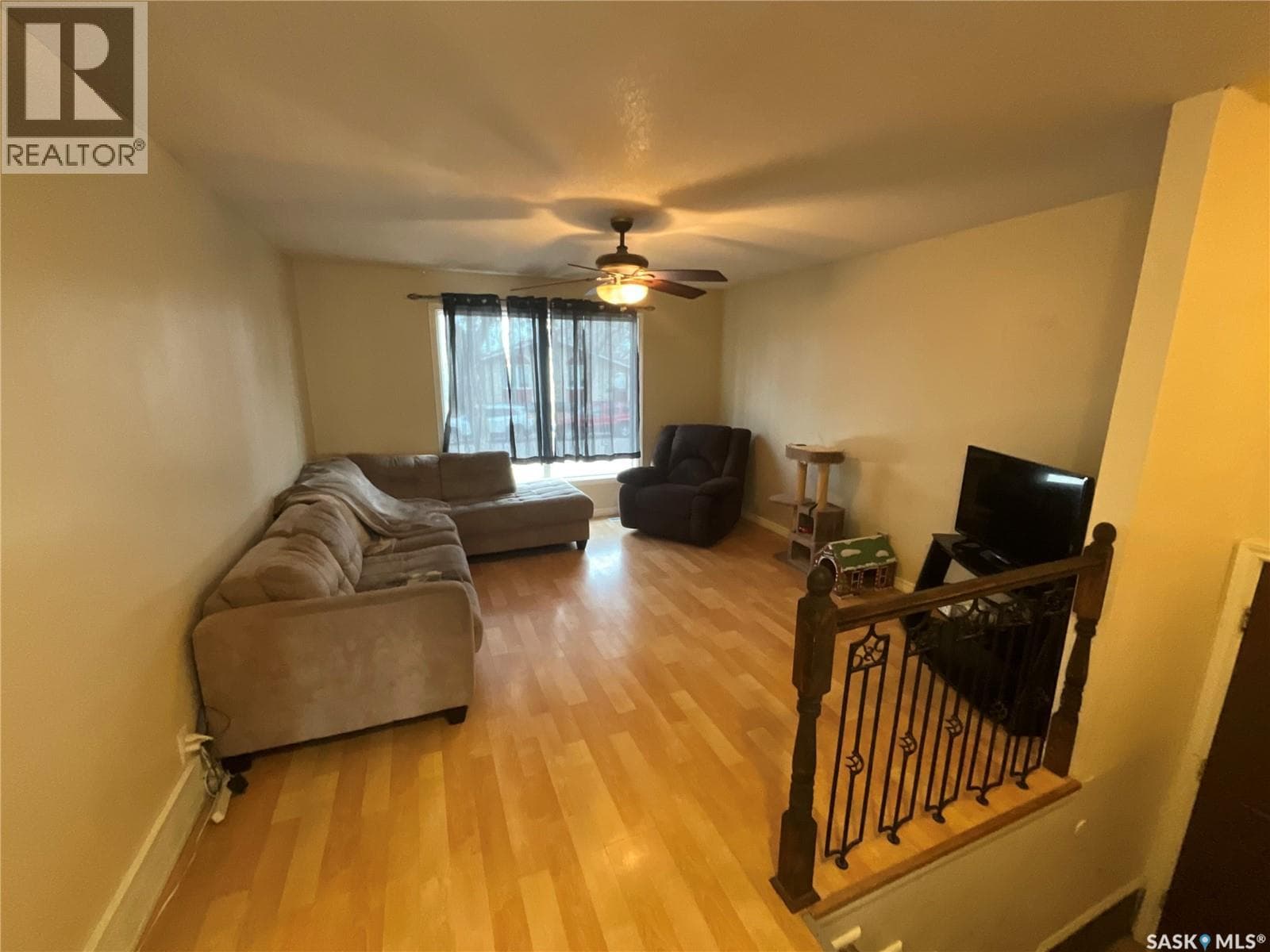 62 ANDREWS CRESCENT — photo 4