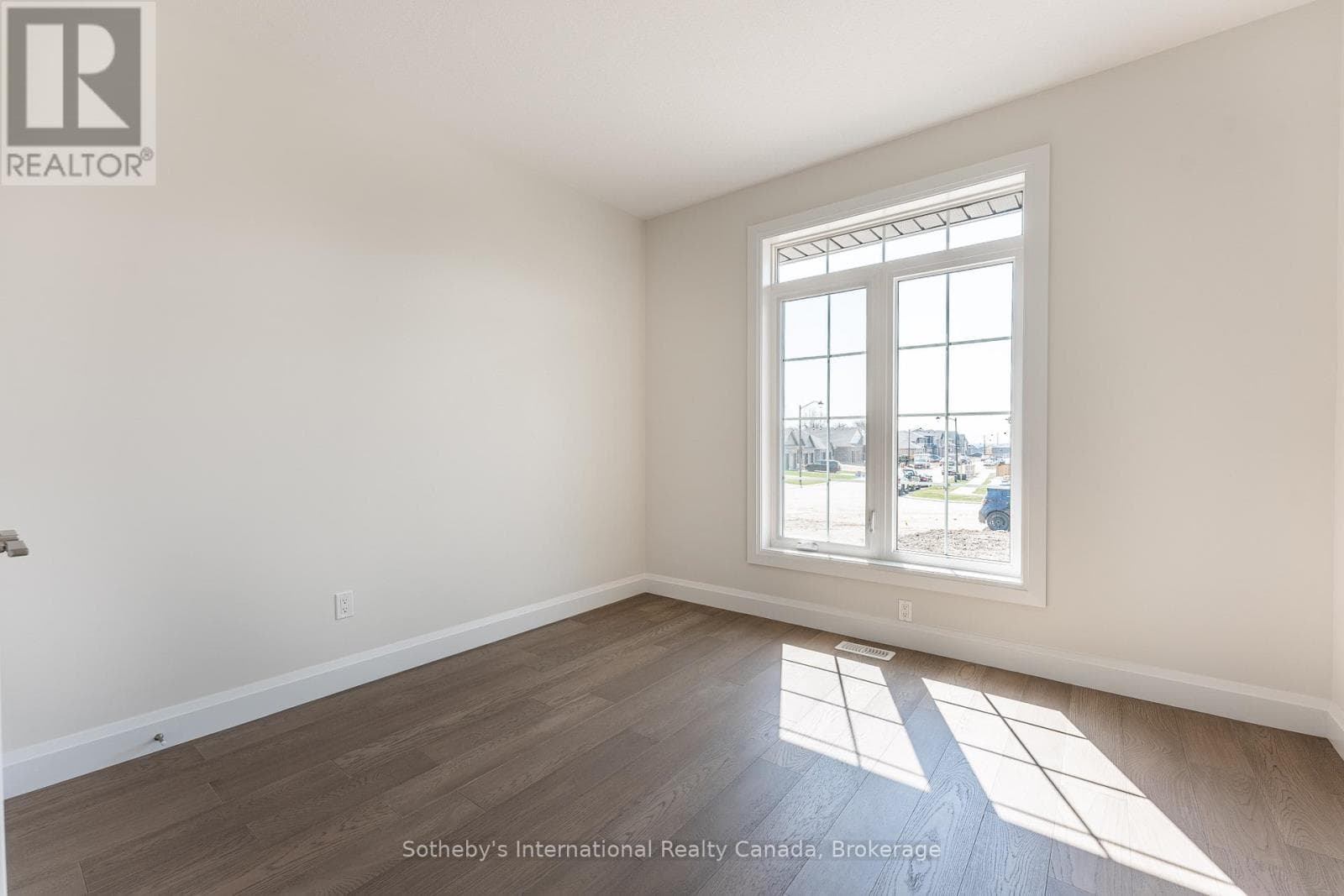 81 CEDAR STREET, Oakville-Milton — photo 5