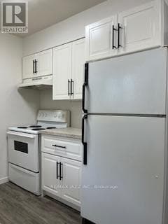 416 GILL STREET, Central Lakes — photo 3