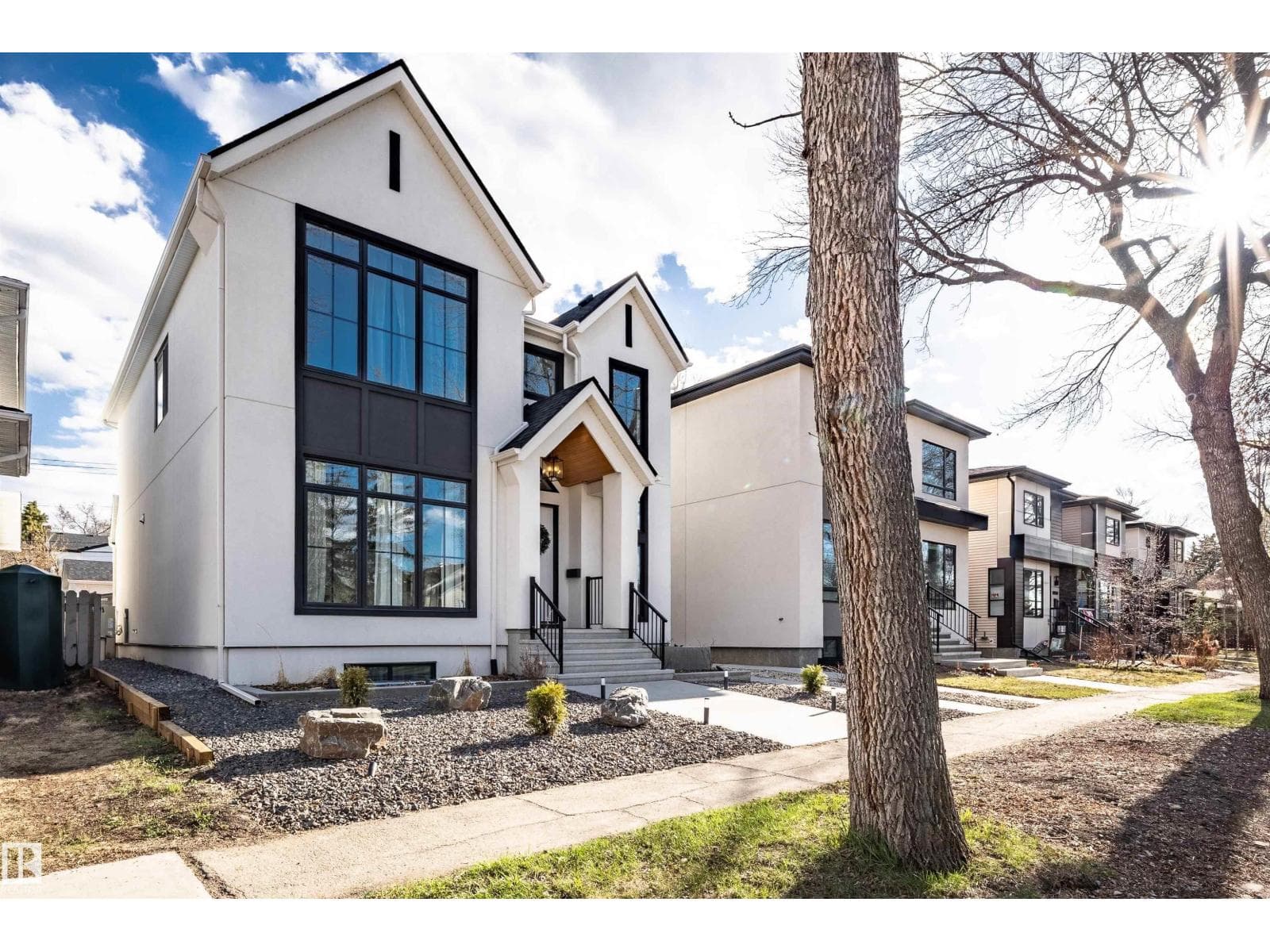8350 120 ST NW, Edmonton — photo 2