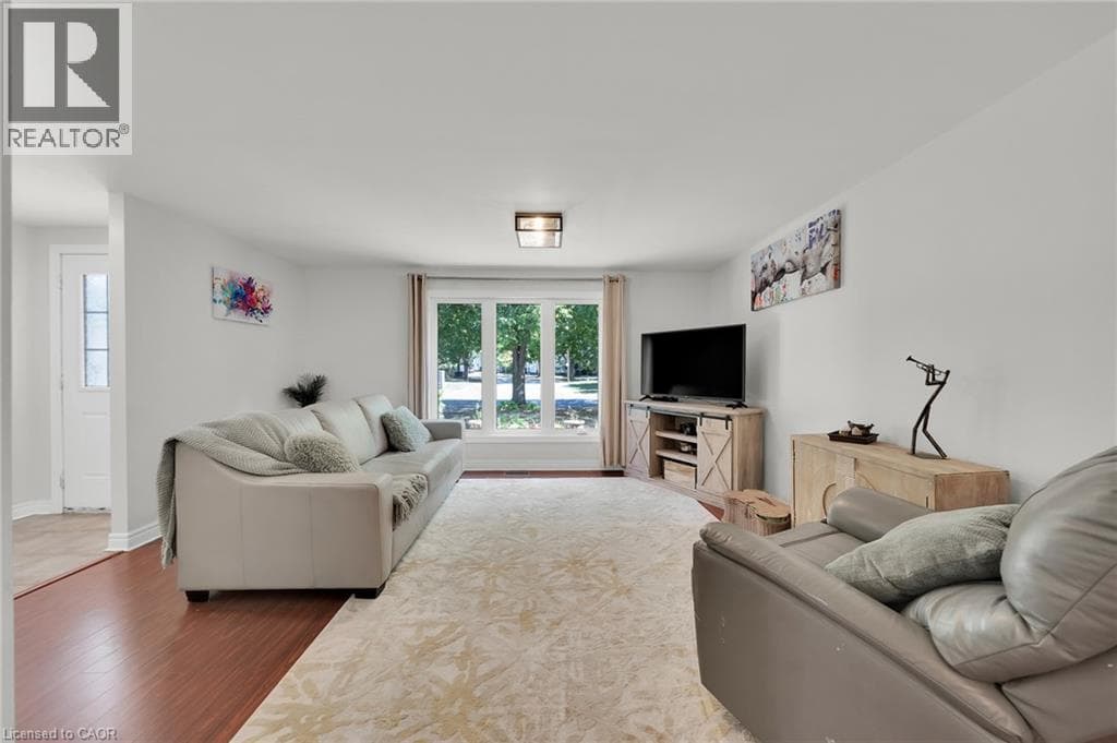 43 ELMA STREET — photo 4