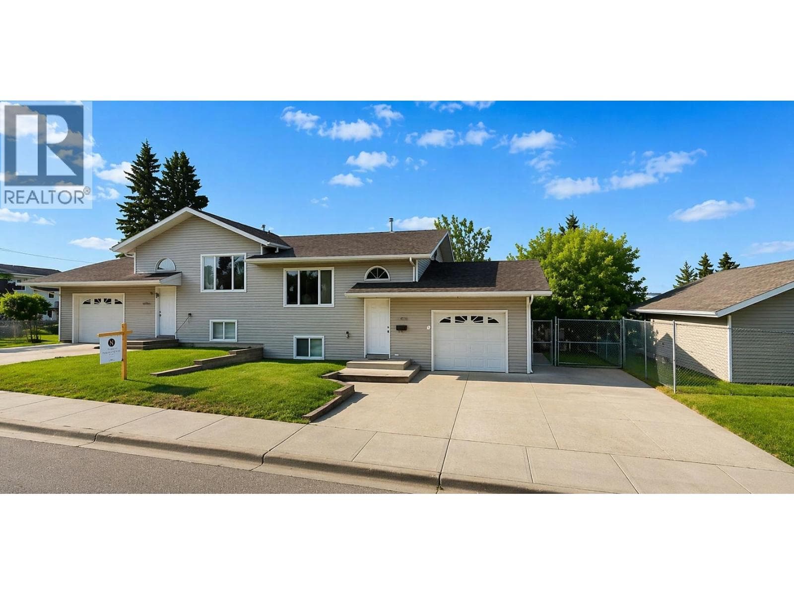 8703-8707 89 AVENUE in 